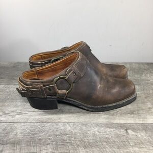 Women's Frye Belted Harness Engineer Riding Leather Mules Shoes #70760 Size 9